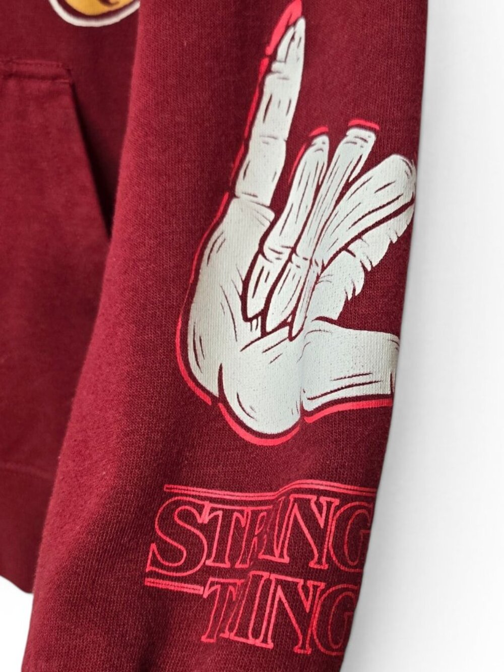 Stranger Things Hellfire Club Hoodie Mens Red Chunky Devil Graphic Pullover L - Picture 3 of 5